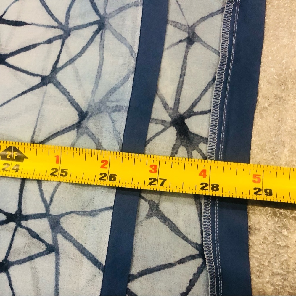 ❤️🔥VERA WANG❤️🔥Beautiful Sleeveless Top❤️🔥Measurements in Pics❤️🔥 - Picture 10 of 11